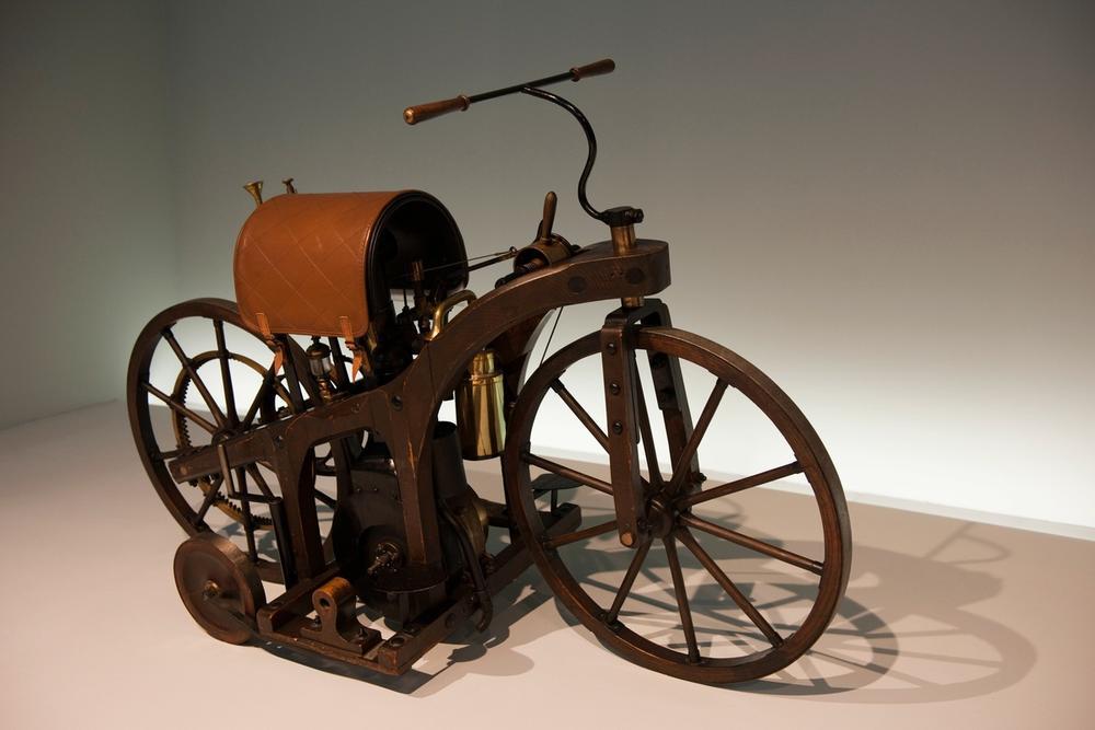 10 November 1885 - the world's first combustion engine-powered motorcycle, called the Reitwagen (Riding Car), was unveiled in Germany by Gottlieb Daimler and Wilhelm Maybach. The original Reitwagen was destroyed in a fire in 1903, but several replicas exist. ​ (Replica Reitwagen, Stuttgart, Mercedes-Benz Museum. AKG963502. ©akg-images / L. M. Peter)