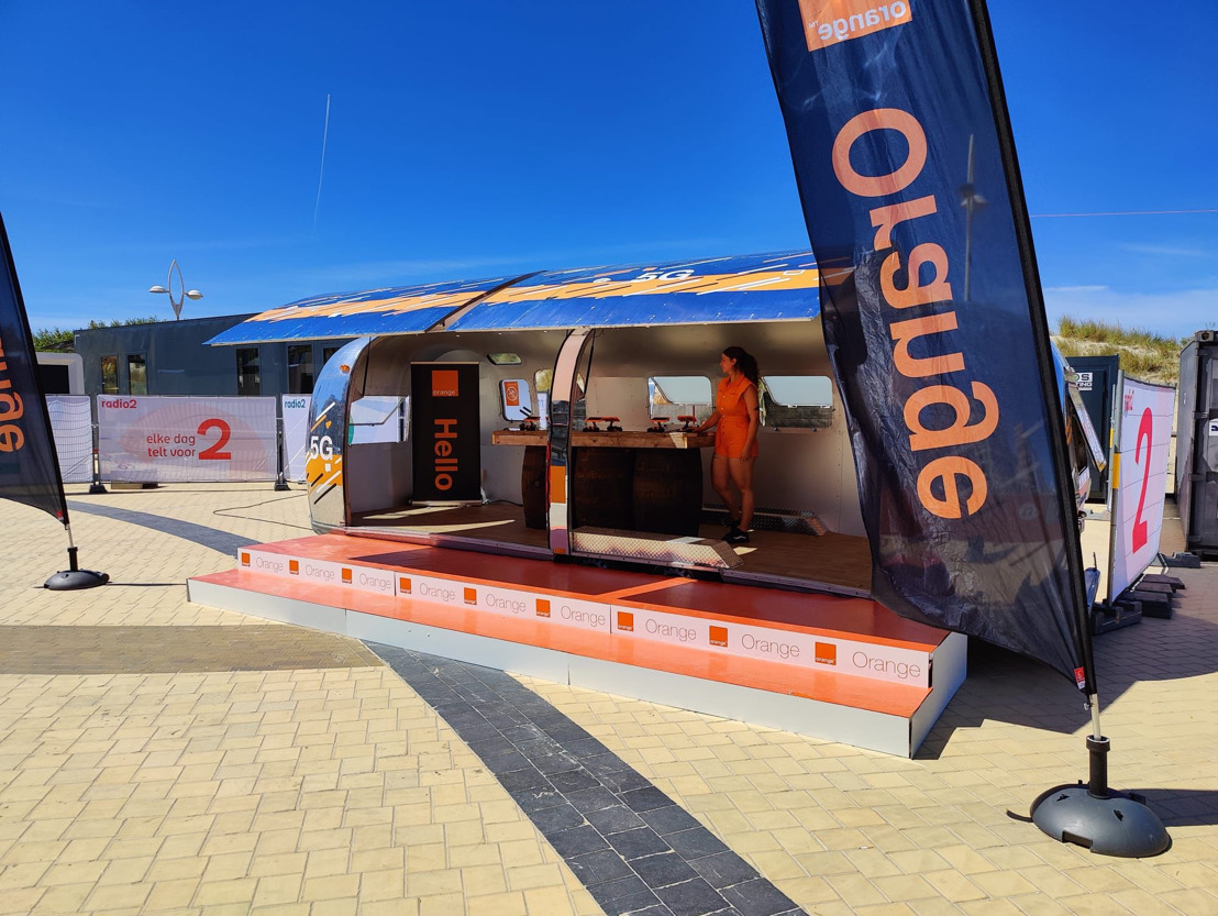 The Orange 5G Demo Tour kicks off at the coast allowing customers to experience the power of 5G via the video game Sea of Thieves