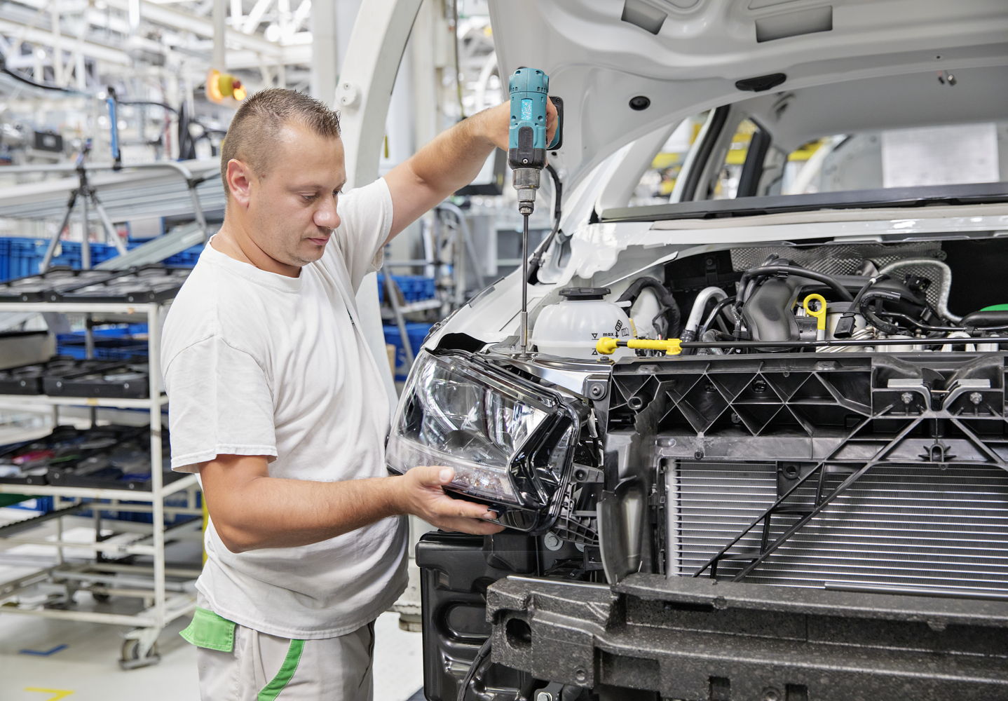 ŠKODA AUTO produced 886,100 vehicles in the Czech Republic in 2018. This corresponds to an increase of 3.3% compared to the previous year (2017: 858,000 vehicles).