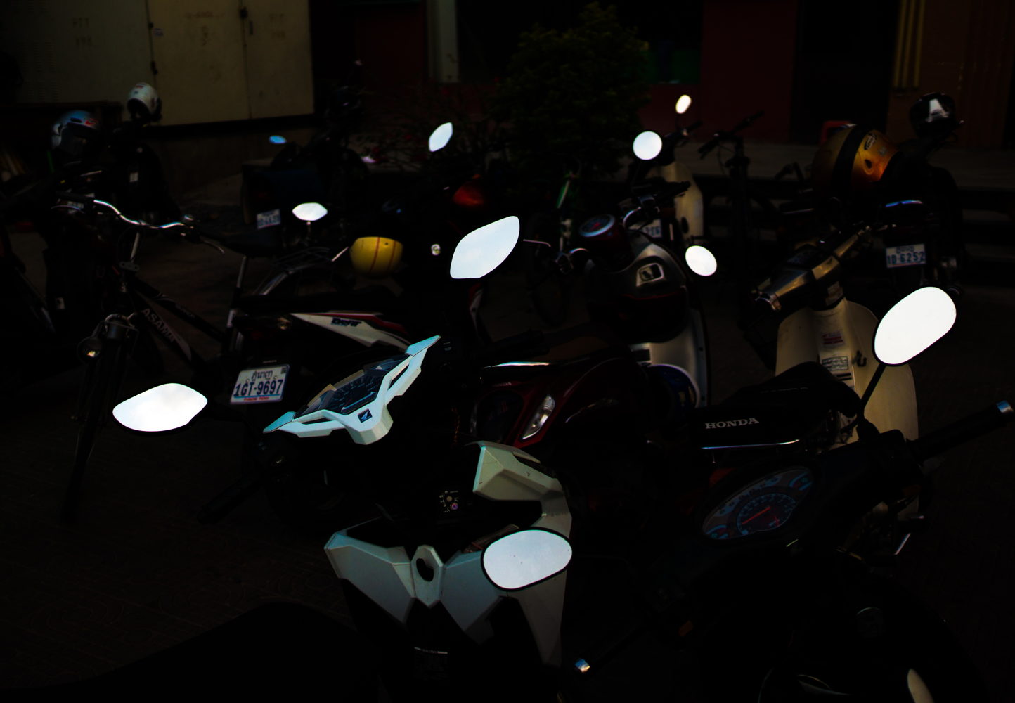 © Mirrors, Tom Barman