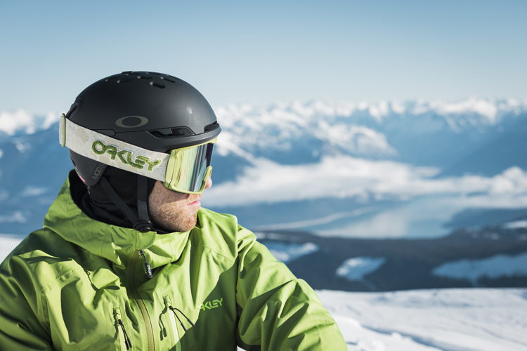 OAKLEY SNOW 2024 - SAGE KOTSENBURG KEY LOOK (2)