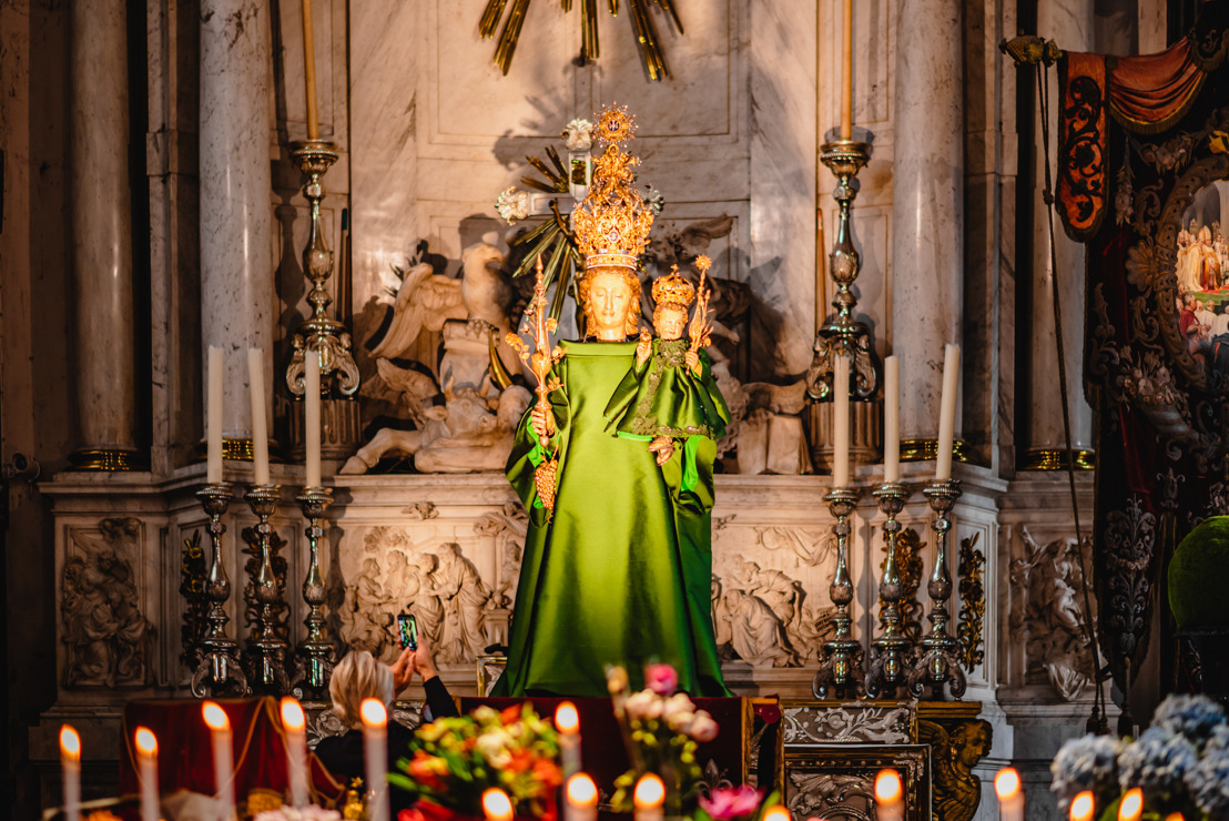 Our Lady of Fashion: Edouard Vermeulen (Natan) dresses the statue of Madonna in the Cathedral for 'Fashion 2.021'