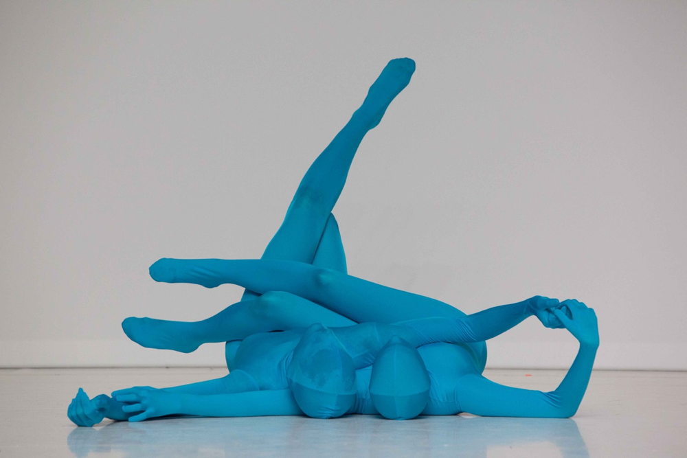 Mette Ingvartsen - The Blue Piece © Jens Sethzman
