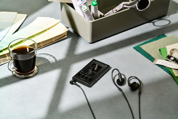 Sony presenta NW-A306, il nuovo Walkman® con qualità sonora superiore e batteria a lunga durata 