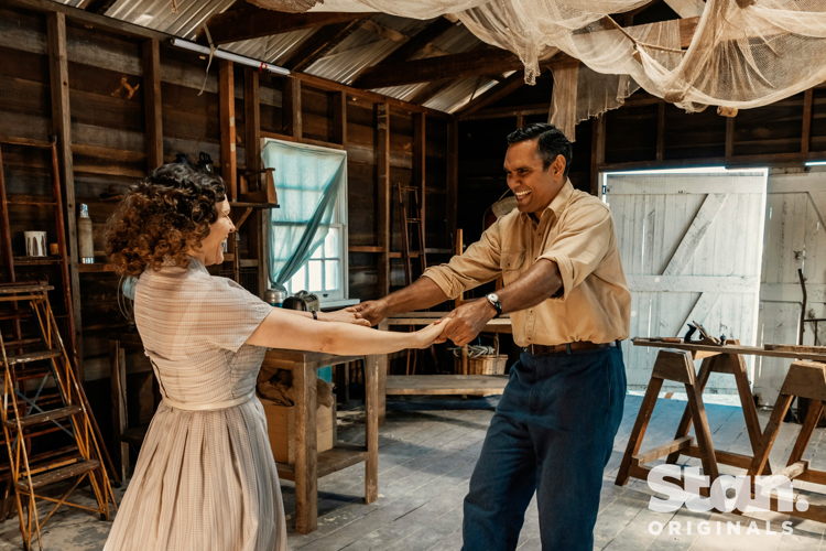 Rob Collins as Ron and Maya Stange as Maggie Skinner