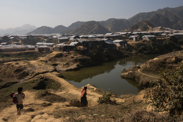 Médicos Sin Fronteras alerta de que la falta de acceso a servicios básicos agrava el limbo de los rohingyas más de un año después del éxodo