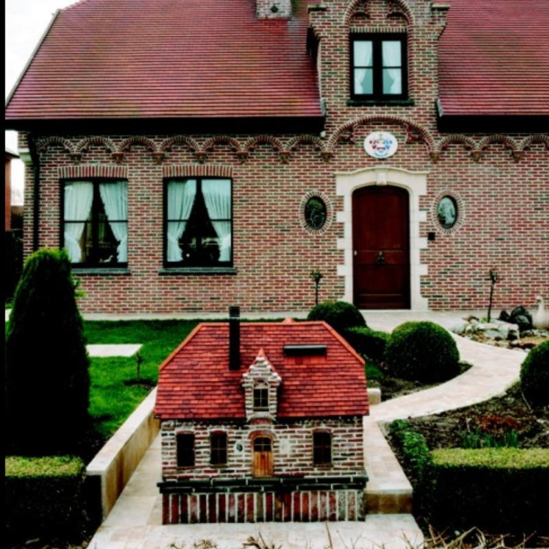 Minihuisje-brievenbus (Loppem)