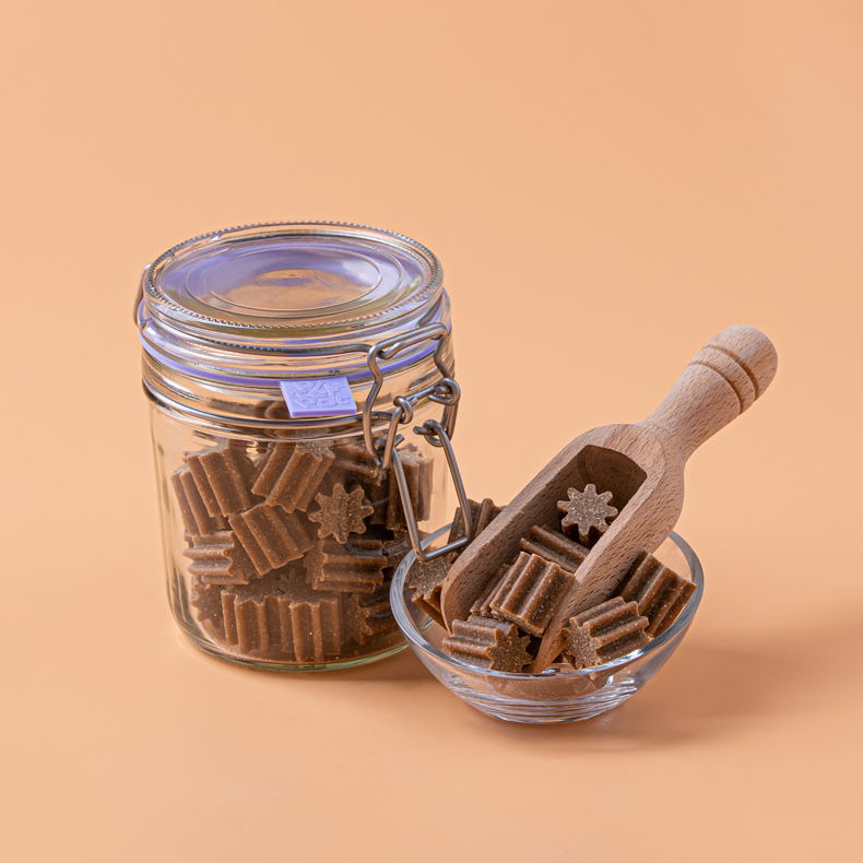 Hondensnacks Imby Petfood. Copyright: Pieter Pot
