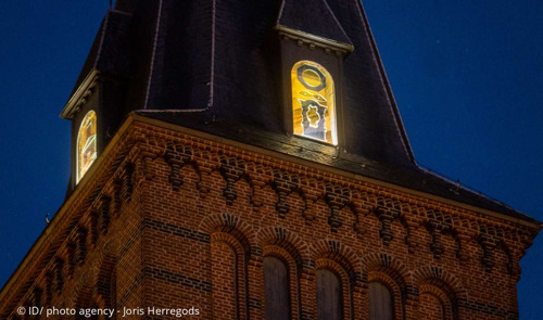 Kerk krijgt tweede leven met lichtkunstwerk