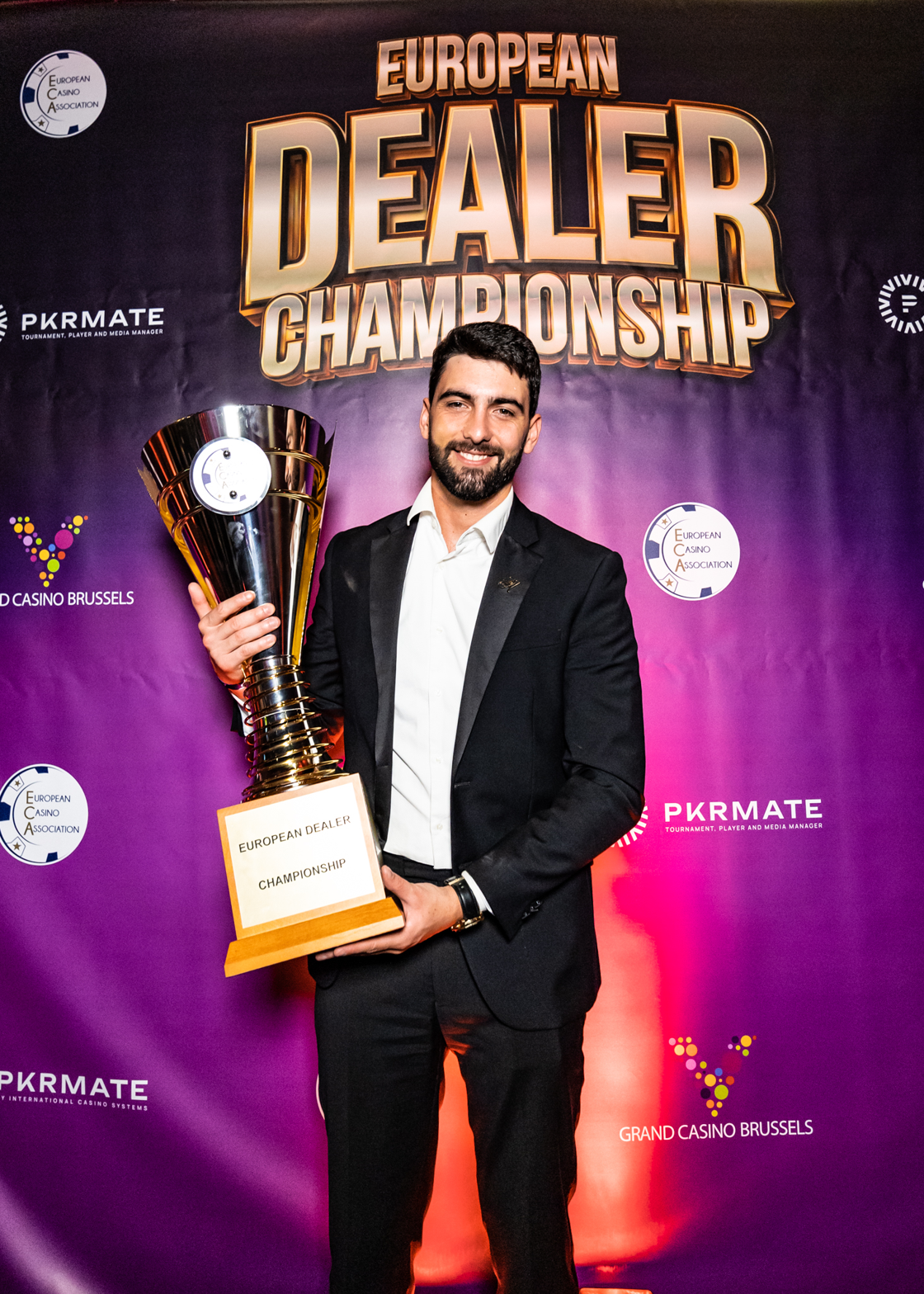 Gisteravond won Alessandro Messina uit Londen de titel van beste Europese croupier tijdens het 14e European Dealer Championship