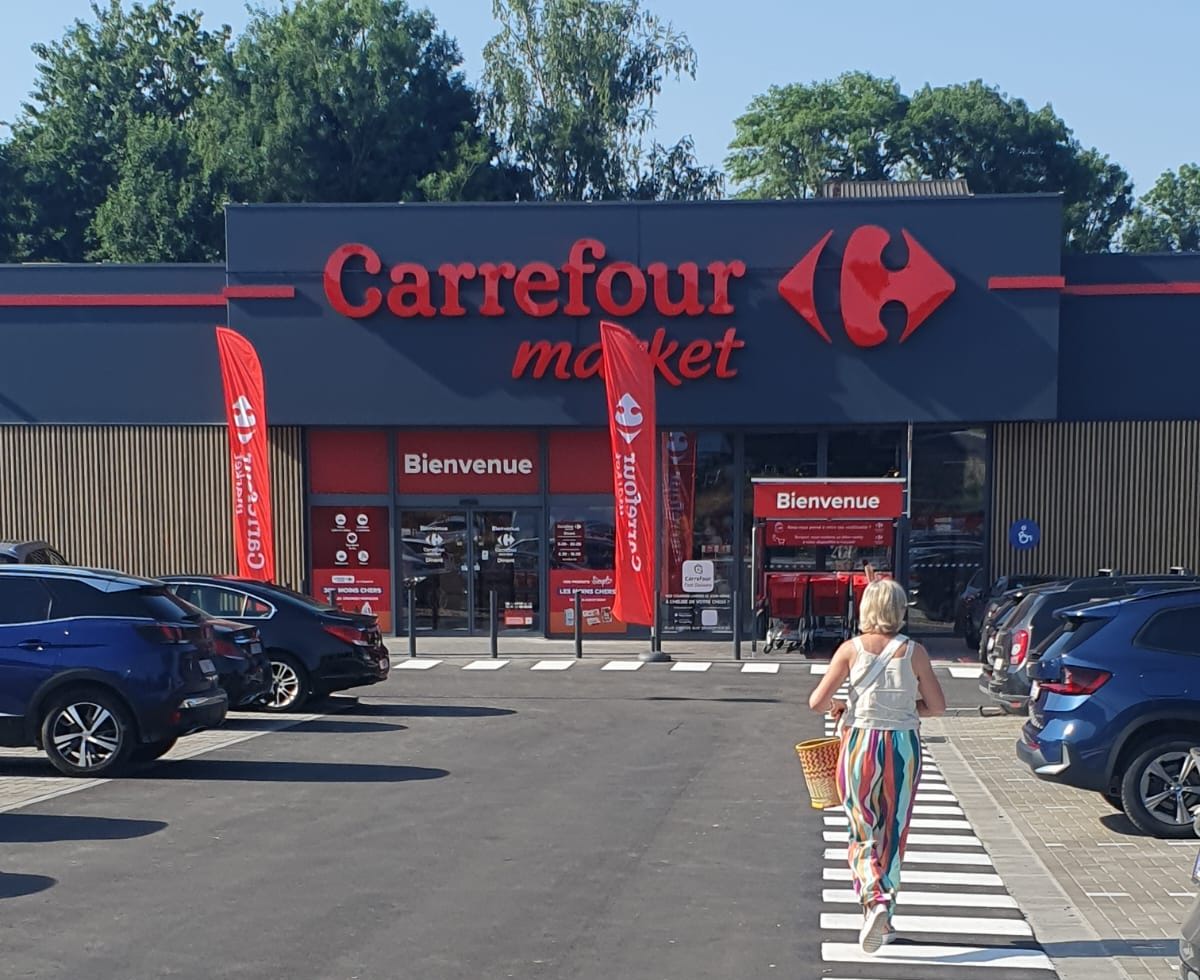 Gloednieuwe Carrefour Market in Dinant is helemaal klaar voor een drukke zomer en duurzame toekomst 