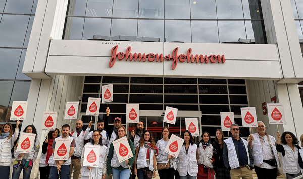 MSF lanza una campaña global para pedir a Johnson & Johnson que reduzca el precio de un medicamento vital contra la tuberculosis