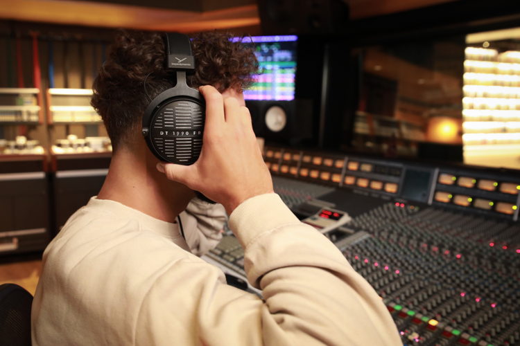 PIC_DT1990PRO-MKII_24-09_Mixing_Mastering_v1