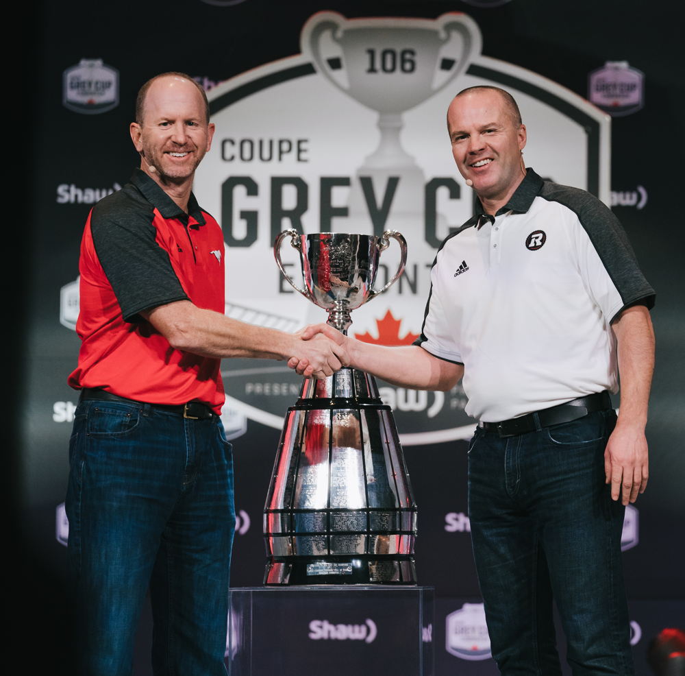 Dave Dickenson (à gauche) et Rick Campbell (à droite), lors de la conférence de presse de la Coupe Grey. Crédits photo : Johany Jutras/LCF.ca 