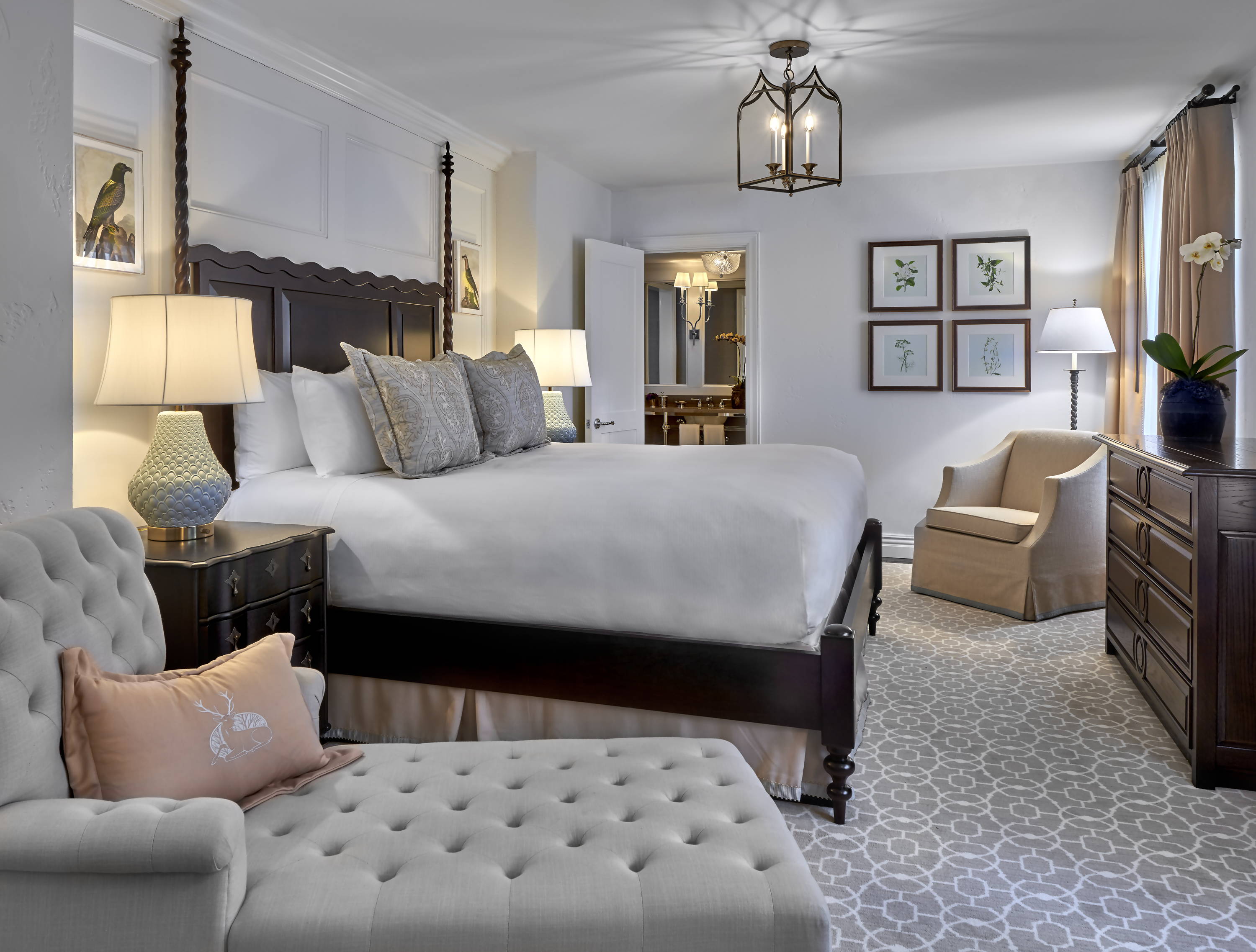Hotel Deer Path Inn.