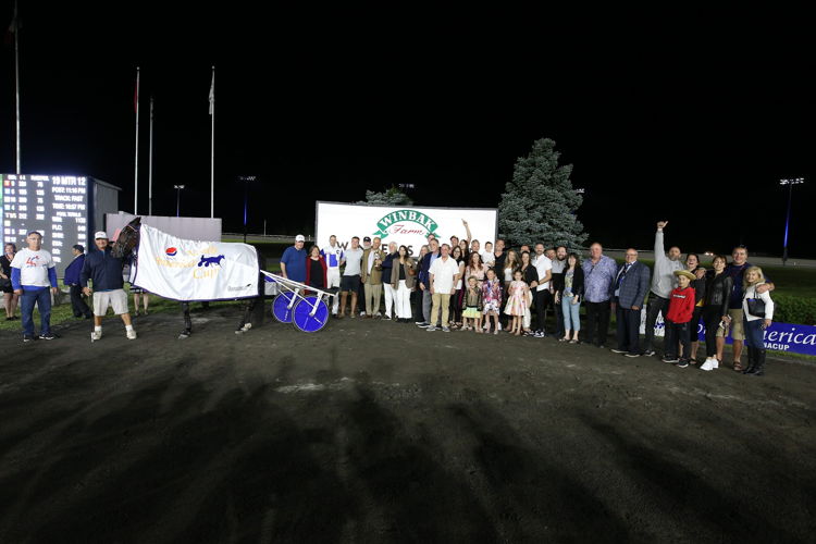 Its My Show and connections gather in the Winner's Circle for the 40th Pepsi North America Cup (New Image Media) 