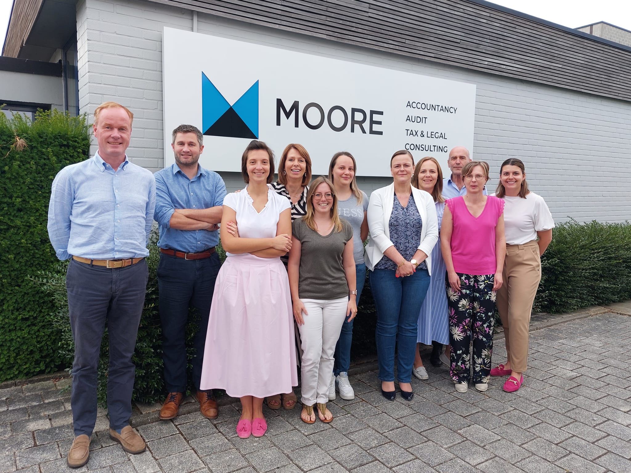 Kortrijkse Claerbout en Decancq Accountants bundelt krachten met Moore Belgium voor verdere expansie in Zuid-West-Vlaanderen