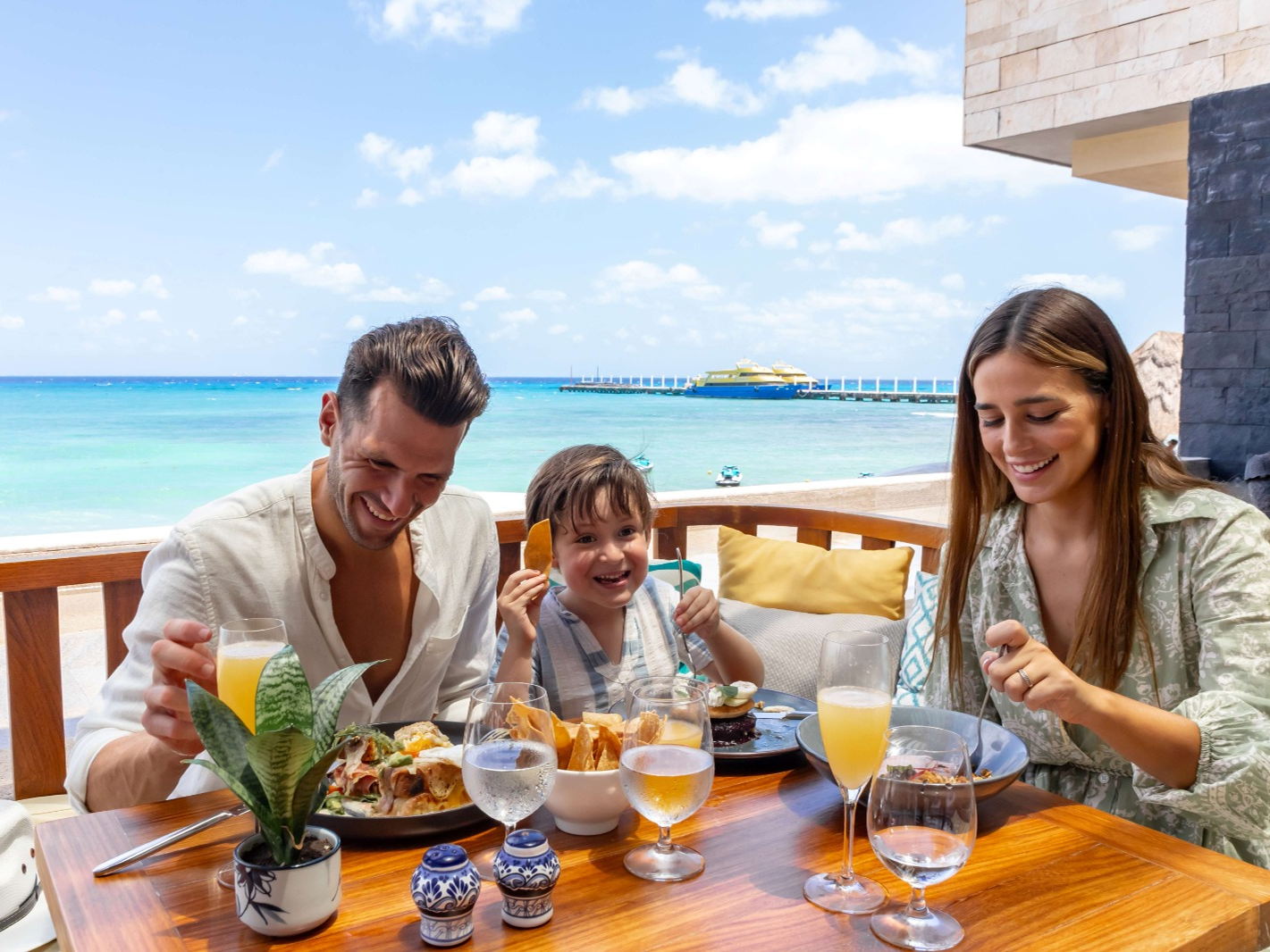 Redescubre el placer de viajar en familia en la Riviera Maya