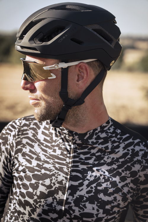 OAKLEY MARK CAVENDISH SIGNATURE SERIES IMAGE (3)