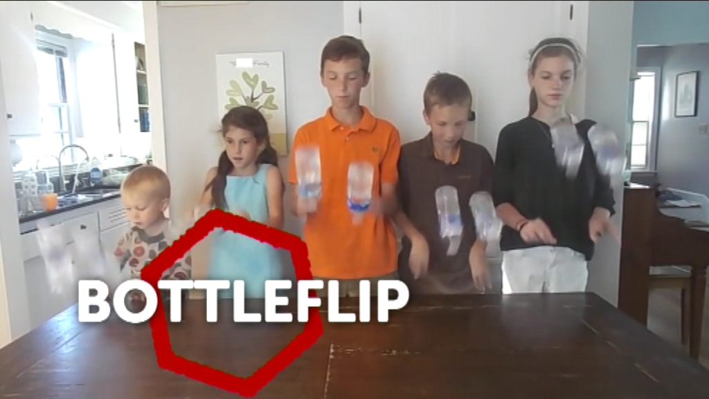 Kinderwoord van het jaar - Bottleflip - (c) VRT