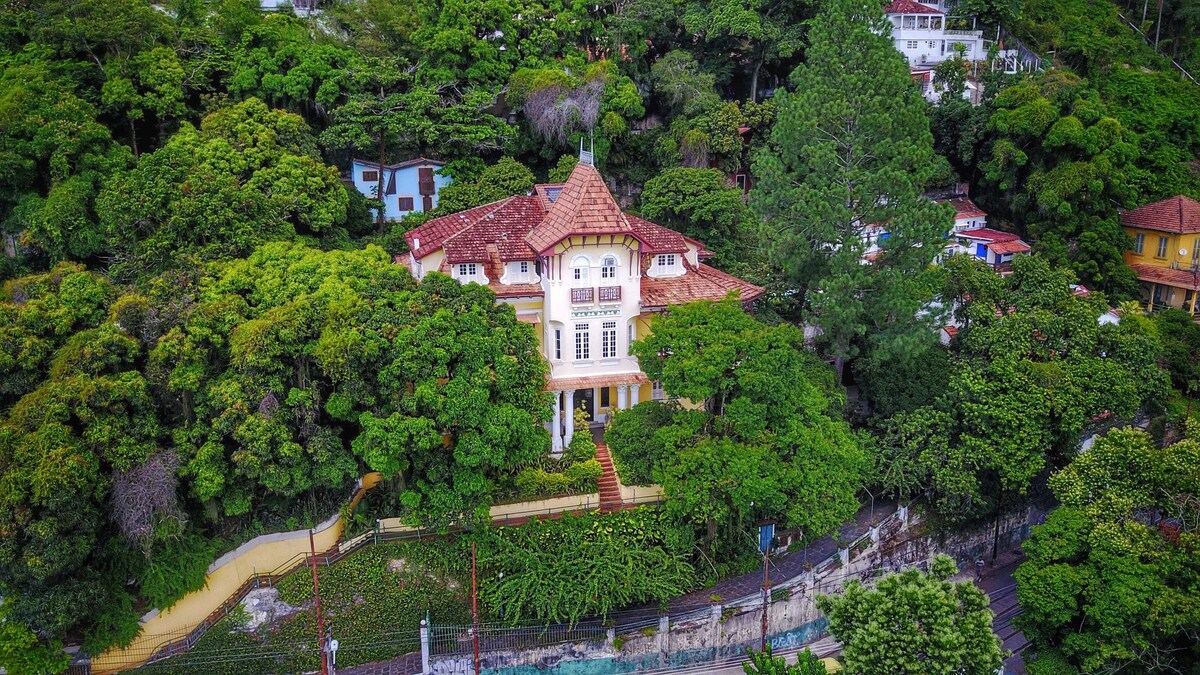 Airbnb - Villa Alexandrino - Photo courtesy of Airbnb