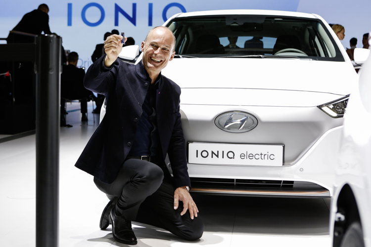 Bertrand Piccard & IONIQ Electric