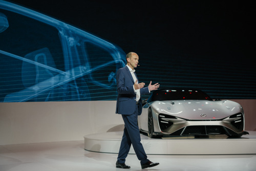 Toyota Motor Europe kondigt CO2-neutraliteit tegen 2040 en start Europese batterij-assemblage aan