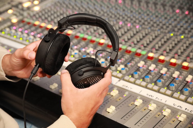 PIC_DT1990PRO-MKII_24-09_Mixing_Mastering_v6