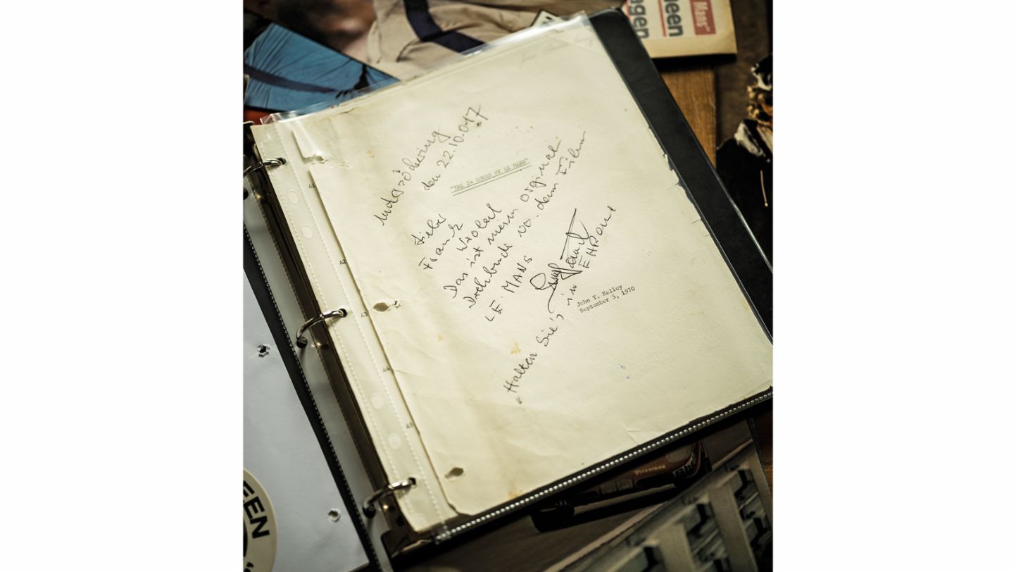 Siegfried Rauch le dio a Frank Wrobel su guión original. También le abrió su archivo que, en gran parte, se reprodujo en el libro "Our Le Mans", una visión muy personal de la magnífica película.