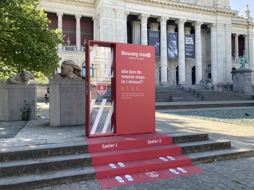 Beweeginstallatie op Leopold de Waelplaats
