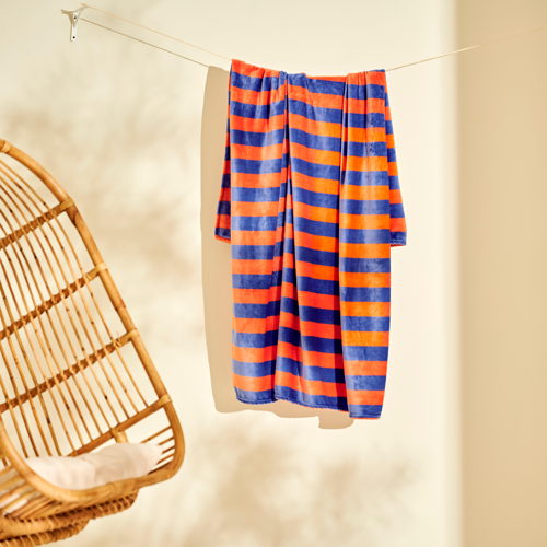 RIO Plaid ORANGE/PURPLE_150x200cm_RECYCLED polyester_€17,95