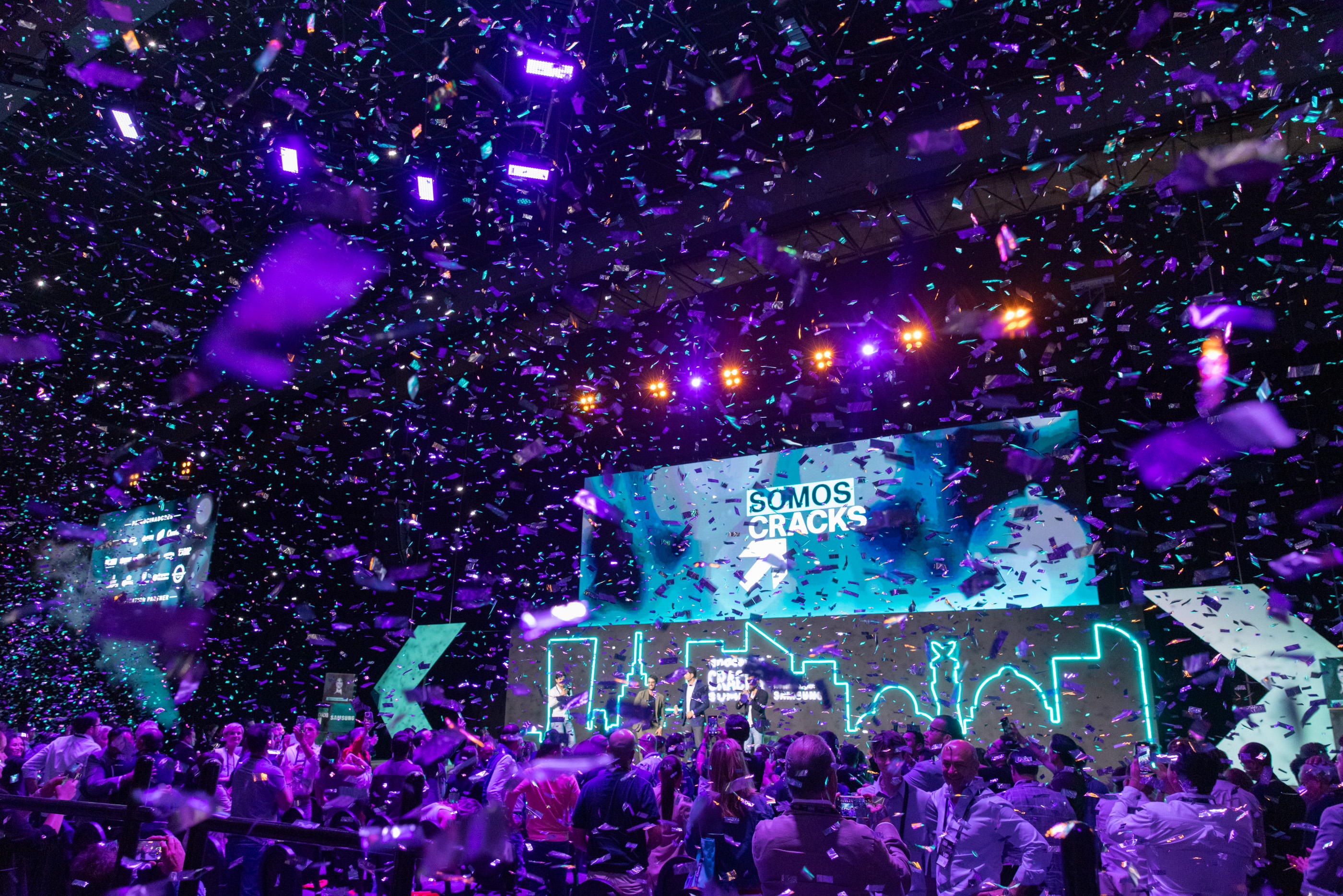 Endeavor Cracks Summit 2025 presentado por Samsung : El futuro del emprendimiento comenzó aquí