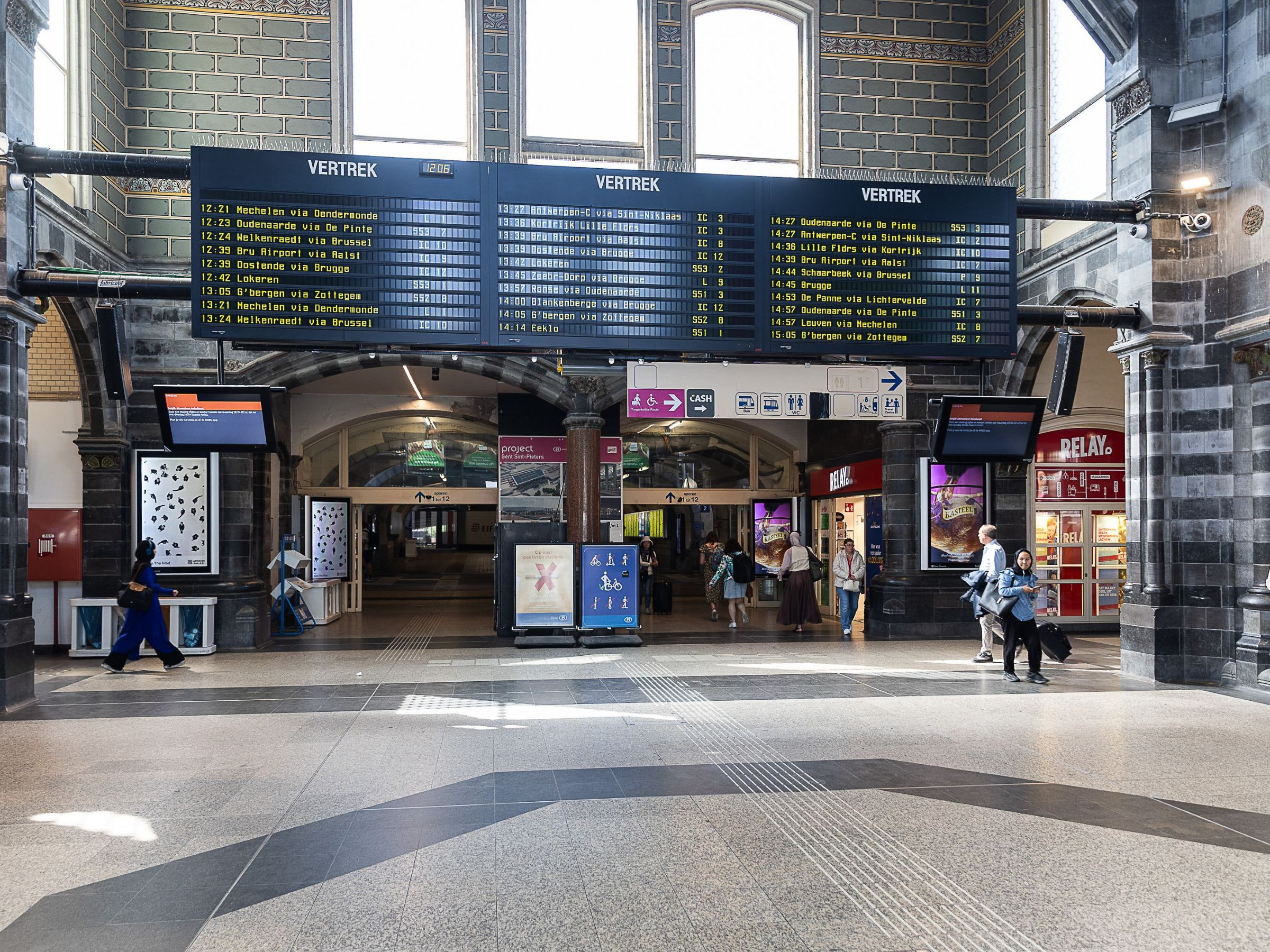 Two rail unions announce notice of rolling strikes in September