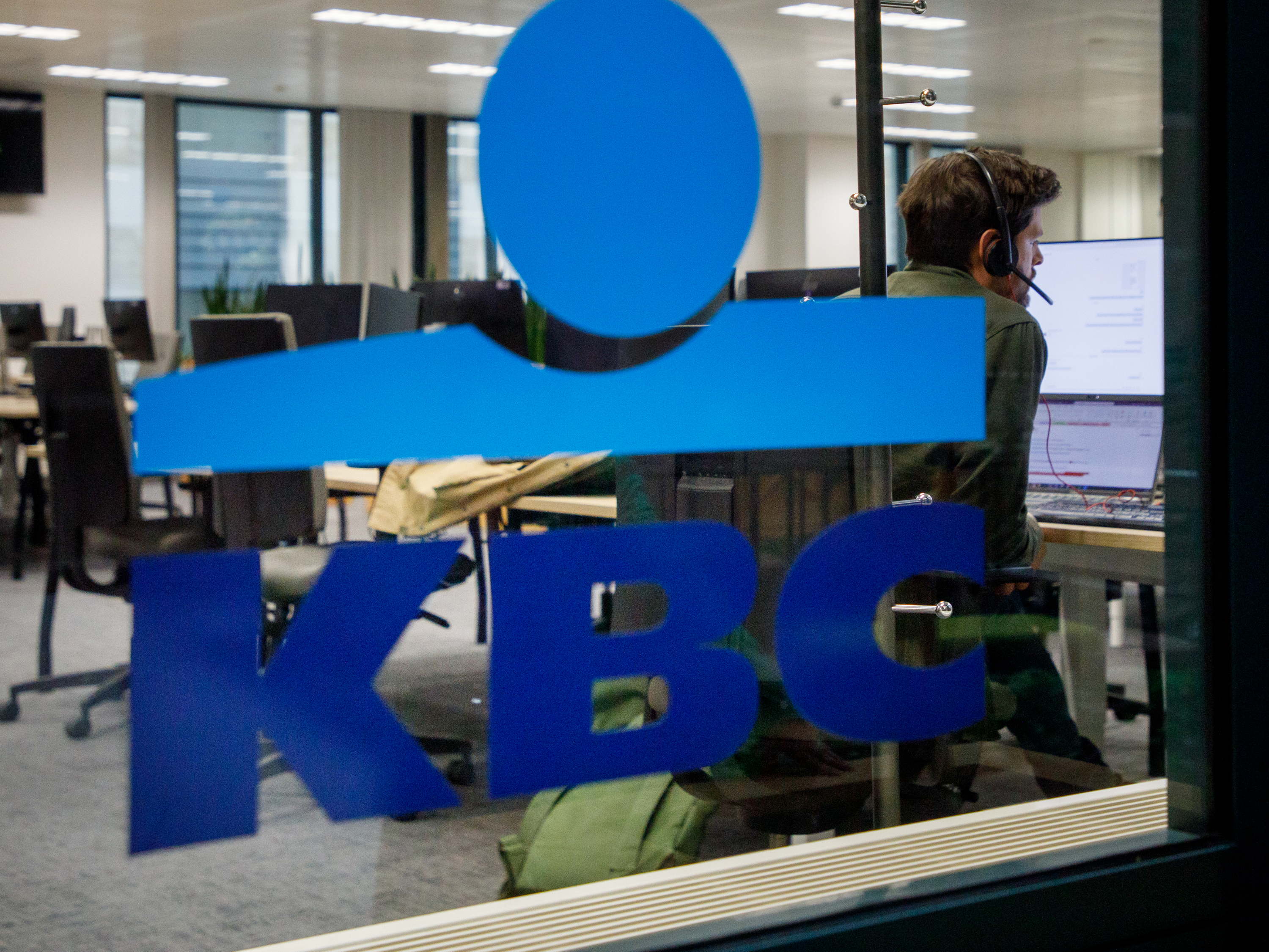 KBC to launch crypto trading for retail investors
