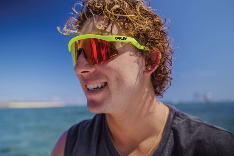 OAKLEY HYDRA - LIFESTYLE IMAGE (3)