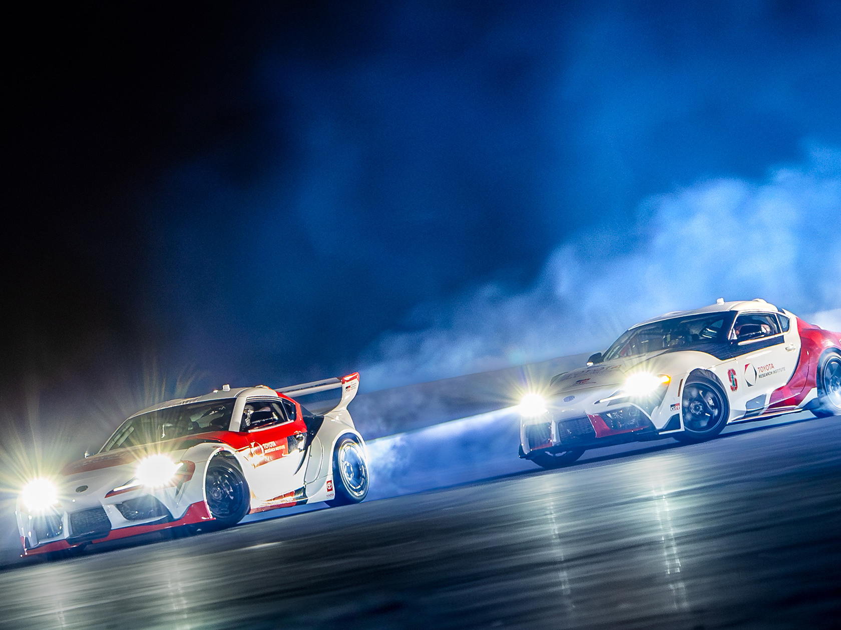Toyota realiseert eerste volledige AI-tandemdrift, om rijveiligheid te verbeteren