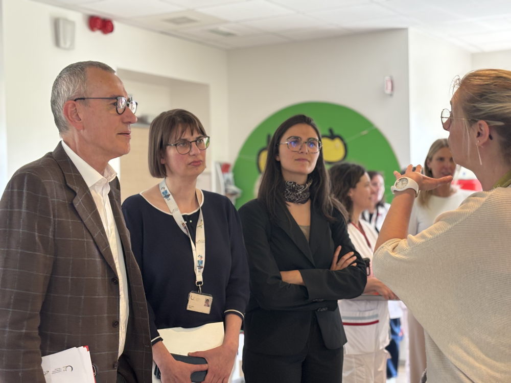 Ministre Frank Vandenbroucke, pr Inge Gies, Sandrine Daoud et Sofie Berghman (coordinatrice de l'Appeltuin)