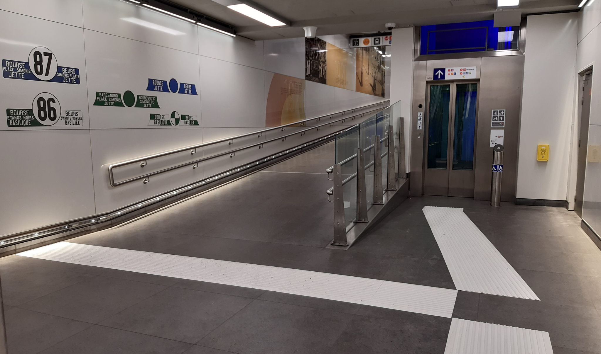 Métro bruxellois : 10 nouveaux ascenseurs rendent plus accessibles les stations Parc et Simonis
