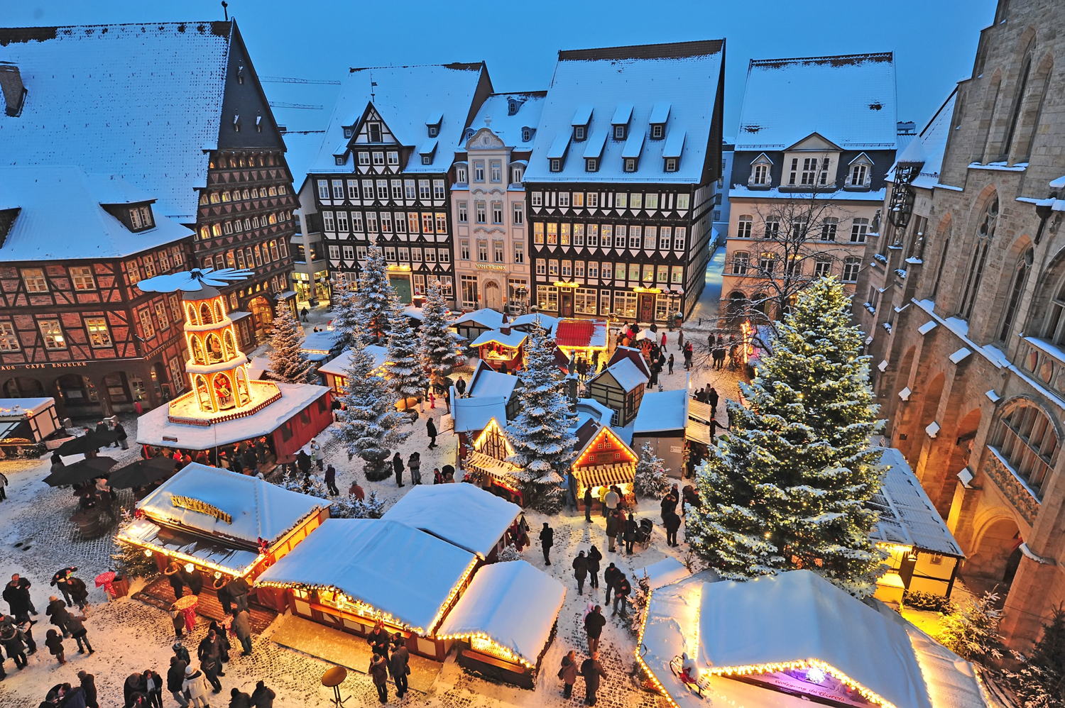 Hildesheim Christmas Market c) Hildesheim Marketing _ Van der Valk Hotel)