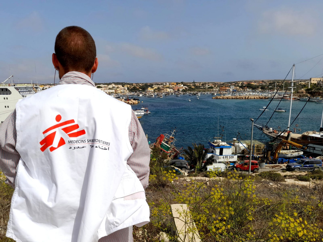 MSF begins activities on the island of Lampedusa, Italy, providing medical and psychological care to shipwreck survivors