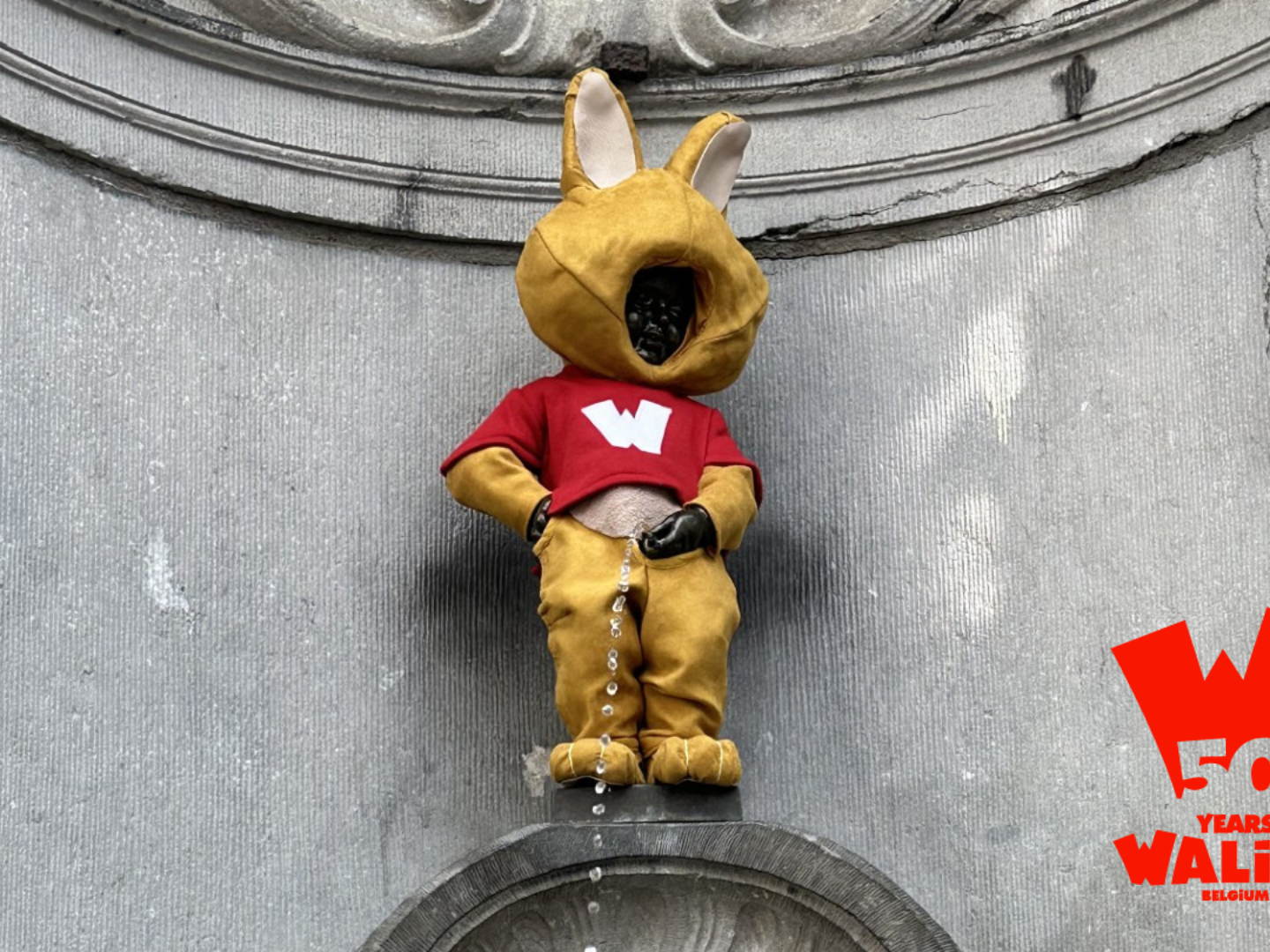 Manneken Pis viert de 50e verjaardag van Walibi Belgium