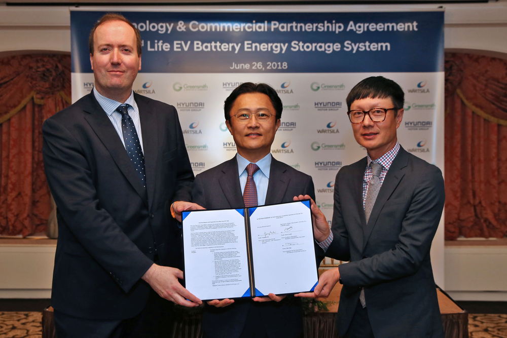 (from left) Javier Cavada, President of Energy Solutions at Wärtsilä, Dr. Youngcho Chi, Executive Vice President of Strategy & Technology Division and Chief Innovation Officer at Hyundai Motor Group, John Jung, President & CEO at Greensmith Energy