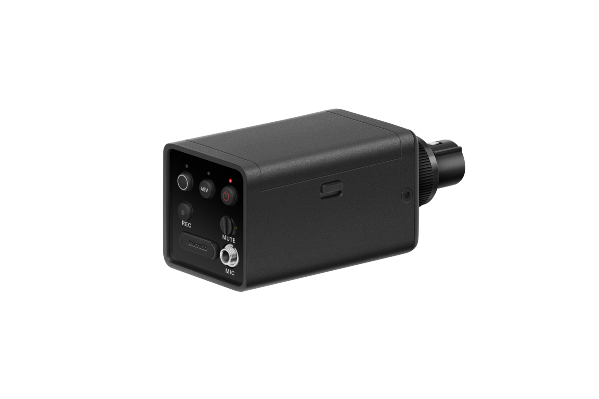 A versatile tool: The SKP can be connected to dynamic and condenser microphones as well as lavalier mics with a 3.5 mm connector. Thanks to on-board recording, videographers have the option of having a safety copy of their audio on a micro SD card. Available from October 2023