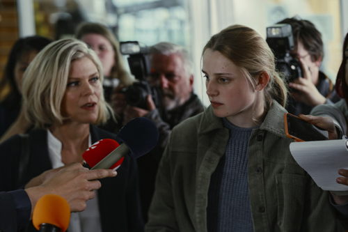 Claire Verlinden (Inge Paulussen) en Julie Bergman (Lou Miller) © Thomas Nolf