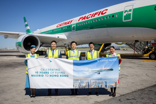 Cathay Pacific cumple 10 años en España