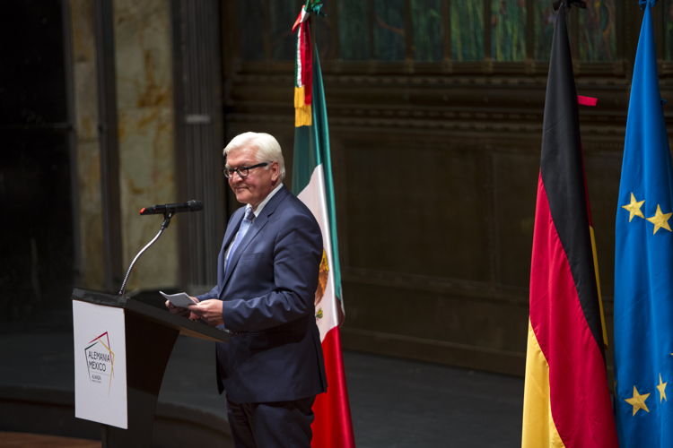 Frank-Walter Steinmeier, ministro de Relaciones Exteriores de Alemania, dirige unas palabras a los invitados, previo al concierto inaugural del Año Dual Alemania - México 2016-2017.