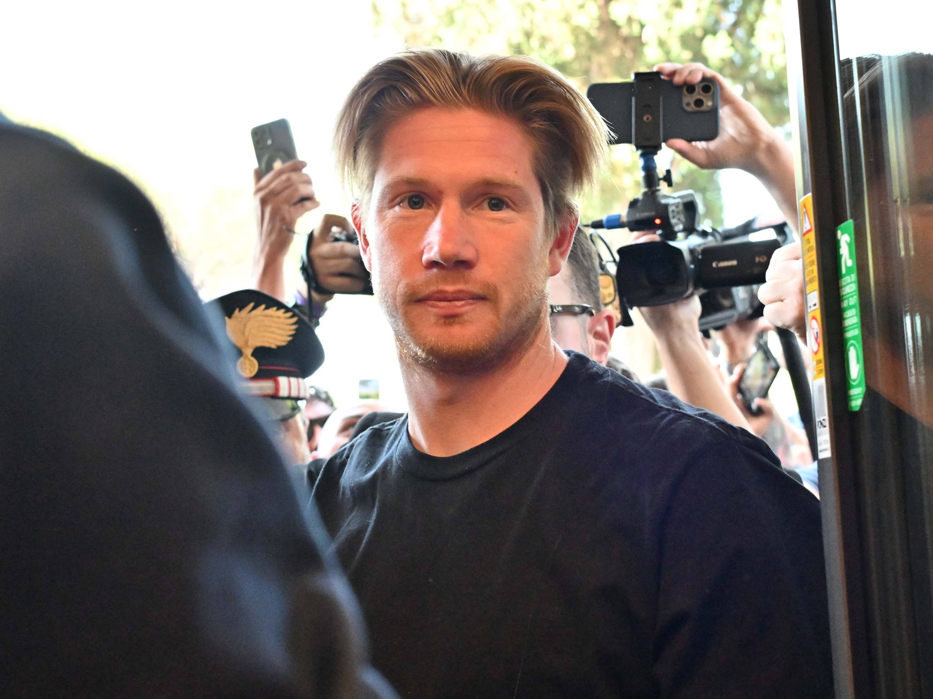 Kevin De Bruyne signs two-year contract with Italian champions Napoli
