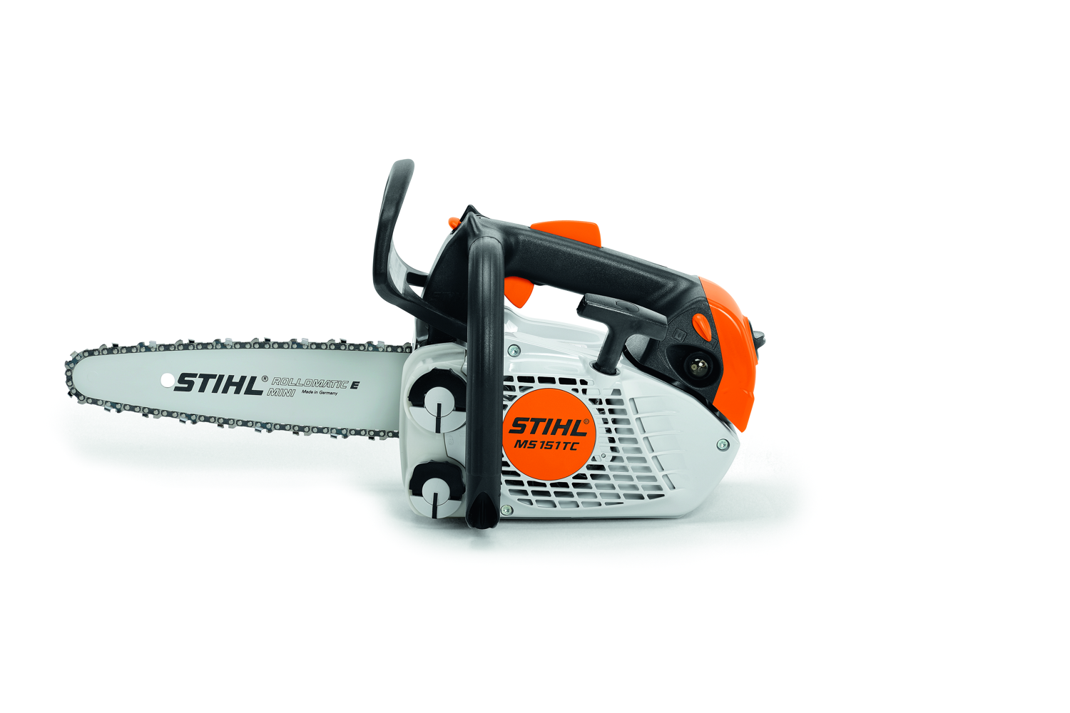 Gemaakt om op hoogte te werken: de compacte kettingzaag voor de boomverzorging STIHL MS 151 TC-E is afgestemd op de behoeften van professionele boomverzorgers en biedt een eenvoudige bediening en onderhoud.
