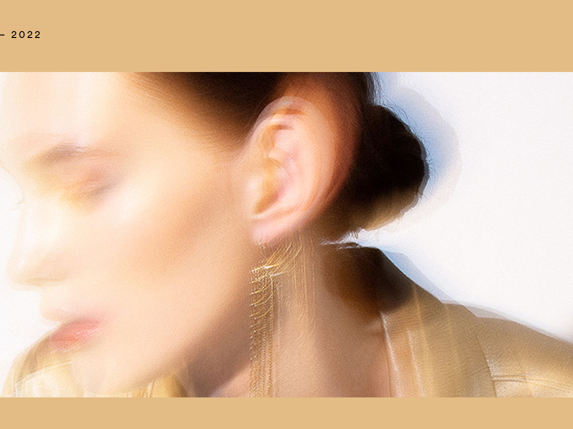 Celebrate the end of the year: golden goods by Lore Van Keer