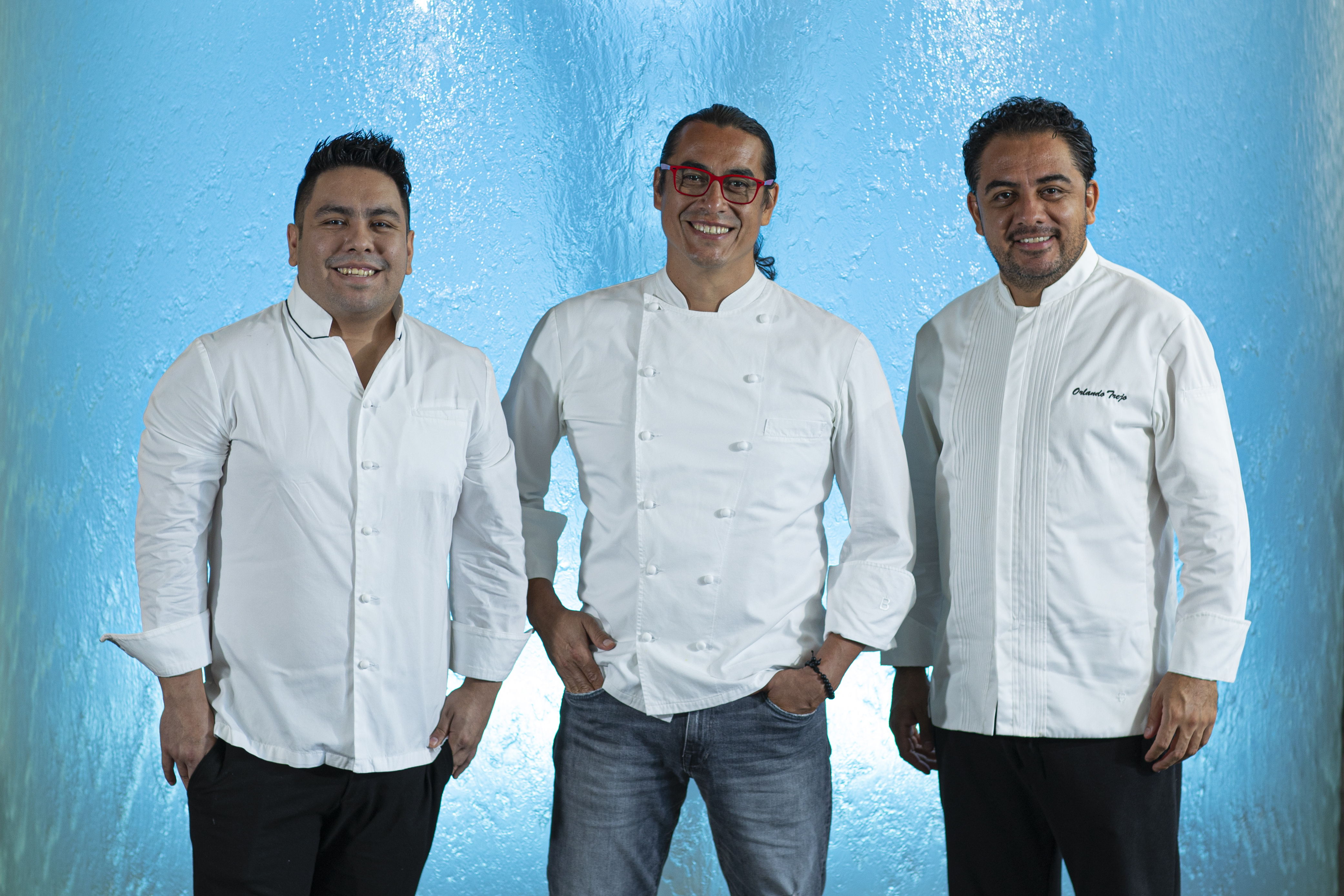 Los chefs Orlando Trejo Ávila y Alexis Falcón Valera ponen alma y corazón en Ha´. 